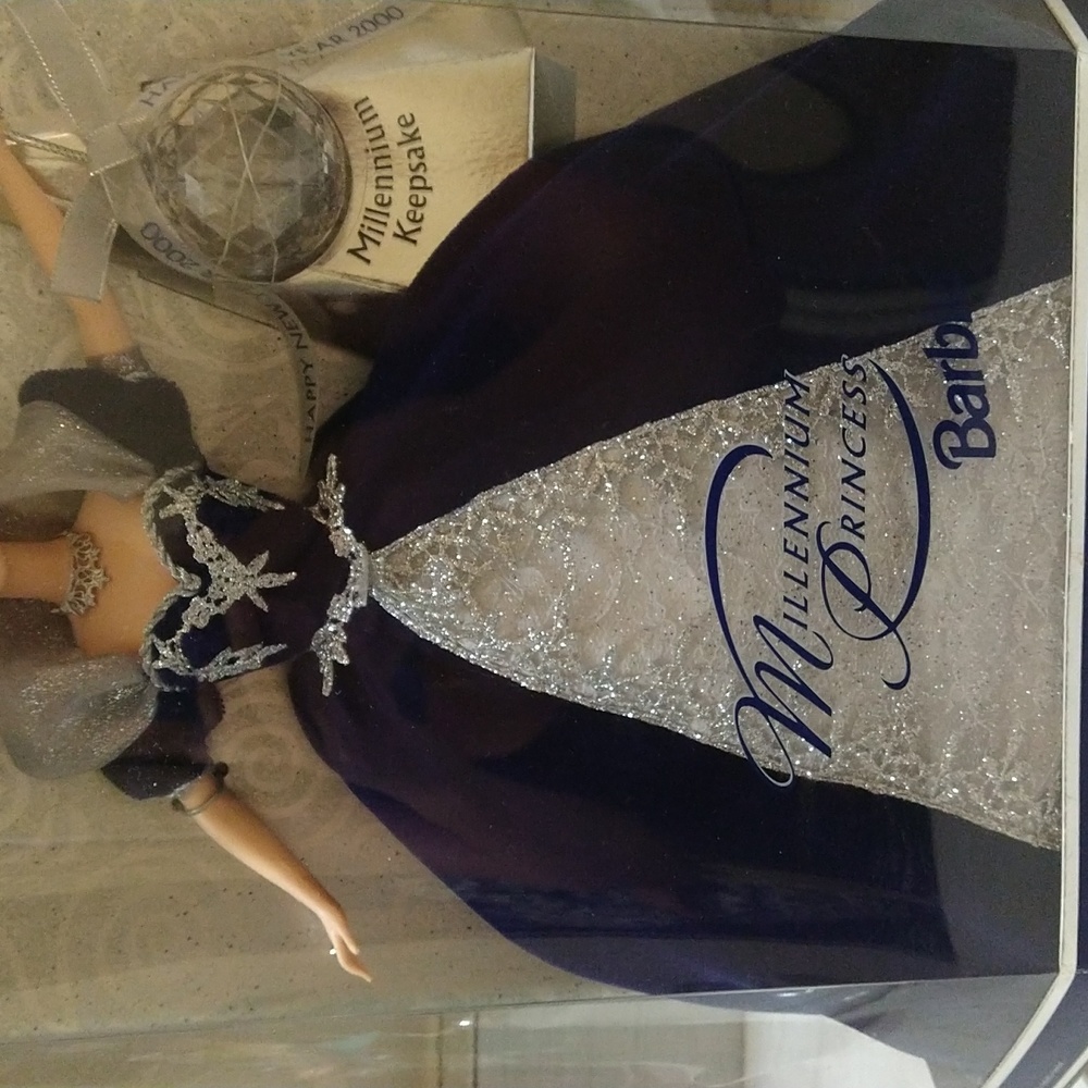 Vintage 1999 Millennium Princess Barbie Mattel - Picture 3 of 7